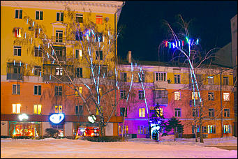 9 декабря 2015 г    Предновогодний Барнаул: как украшают столицу Алтайского края