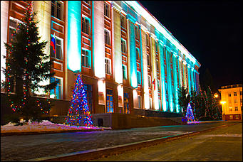 9 декабря 2015 г    Предновогодний Барнаул: как украшают столицу Алтайского края