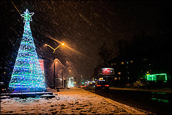 9 декабря 2015 г    Предновогодний Барнаул: как украшают столицу Алтайского края