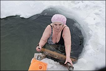 24 февраля Вячеслав Мельников   Ледяной заплыв: моржи Барнаула провели чемпионат в честь Дня защитника Отечества 