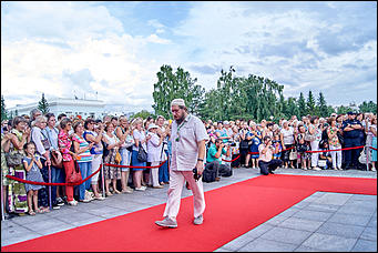 20 июль 2016 г., Барнаул   Красная дорожка и премьера фильма с Андреем Мерзликиным: как прошло открытие Шукшинского кинофестиваля?