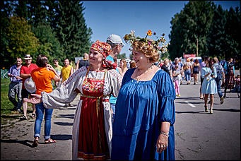 23 июля, село Сростки    Жара и модная шляпка Светличной. Как закрывали Шукшинский кинофестиваль?