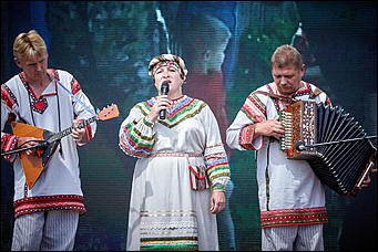 23 июля, село Сростки    Жара и модная шляпка Светличной. Как закрывали Шукшинский кинофестиваль?