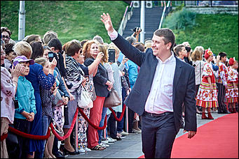 19 июль 2017 г., Барнаул   Сукачев, Котенев и Яковлева: смотрим, кто еще прошелся по красной дорожке "Шукшинского кинофестиваля"