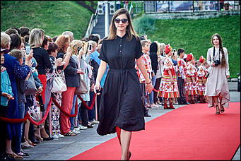 19 июль 2017 г., Барнаул   Сукачев, Котенев и Яковлева: смотрим, кто еще прошелся по красной дорожке "Шукшинского кинофестиваля"