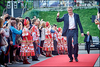 19 июль 2017 г., Барнаул   Сукачев, Котенев и Яковлева: смотрим, кто еще прошелся по красной дорожке "Шукшинского кинофестиваля"