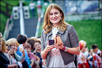 19 июль 2017 г., Барнаул   Сукачев, Котенев и Яковлева: смотрим, кто еще прошелся по красной дорожке "Шукшинского кинофестиваля"