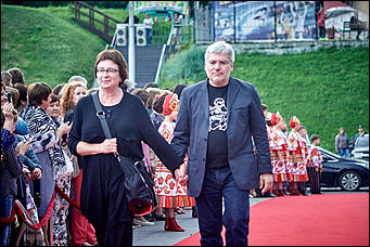 19 июль 2017 г., Барнаул   Сукачев, Котенев и Яковлева: смотрим, кто еще прошелся по красной дорожке "Шукшинского кинофестиваля"