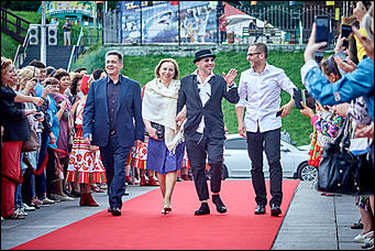 19 июль 2017 г., Барнаул   Сукачев, Котенев и Яковлева: смотрим, кто еще прошелся по красной дорожке "Шукшинского кинофестиваля"