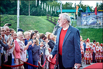 19 июль 2017 г., Барнаул   Сукачев, Котенев и Яковлева: смотрим, кто еще прошелся по красной дорожке "Шукшинского кинофестиваля"