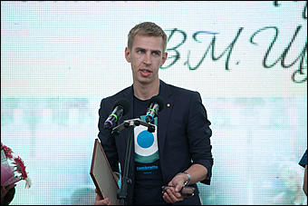 24 июль 2017 г.,с. Сростки   22 июля на горе Пикет в Сростках прошел Всероссийский Шукшинский фестиваль 