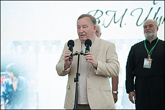 24 июль 2017 г.,с. Сростки   22 июля на горе Пикет в Сростках прошел Всероссийский Шукшинский фестиваль 