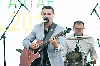 24 июль 2017 г.,с. Сростки   22 июля на горе Пикет в Сростках прошел Всероссийский Шукшинский фестиваль 