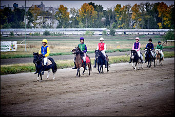21 сентябрь 2015 г., Барнаул    В Барнауле прошли скачки "Grand-Prix Радио Монте-Карло"