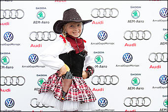 21 сентябрь 2015 г., Барнаул    В Барнауле прошли скачки "Grand-Prix Радио Монте-Карло"