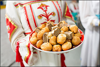 8 ноября 2018   Этнокультура и шаманы: как прошло открытие филиала дилерского центра Scania "АлтайСкан" в Бийске