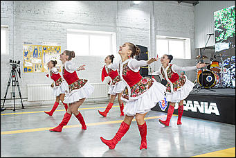 8 ноября 2018   Этнокультура и шаманы: как прошло открытие филиала дилерского центра Scania "АлтайСкан" в Бийске