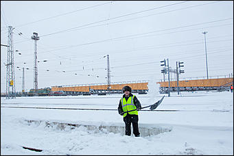 Снегопад в Барнауле    "Не выбирая места на ночлег, белыми стаями падает снег"