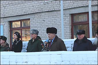 Барнаульские призывники отправились в президендский полк.    "Вернемся мужчинами"