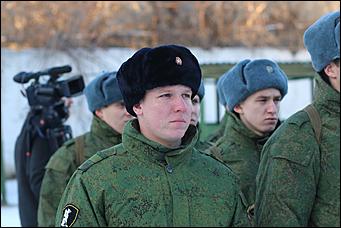 Барнаульские призывники отправились в президендский полк.    "Вернемся мужчинами"