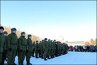 Барнаульские призывники отправились в президендский полк.    "Вернемся мужчинами"