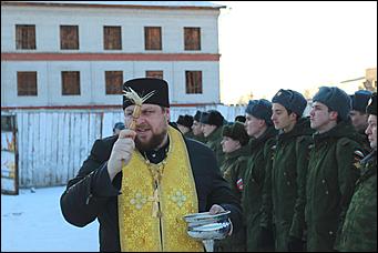 Барнаульские призывники отправились в президендский полк.    "Вернемся мужчинами"