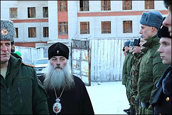 Барнаульские призывники отправились в президендский полк.    "Вернемся мужчинами"