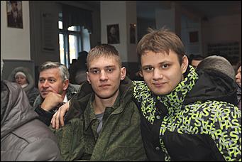 Барнаульские призывники отправились в президендский полк.    "Вернемся мужчинами"