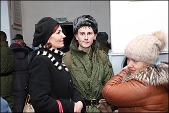 Барнаульские призывники отправились в президендский полк.    "Вернемся мужчинами"