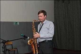 Барнаульские призывники отправились в президендский полк.    "Вернемся мужчинами"