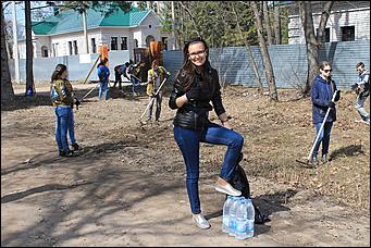 22.04.2017   Студенческий субботник в Нагорном парке Барнаула
