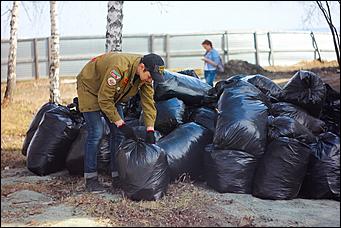 22.04.2017   Студенческий субботник в Нагорном парке Барнаула