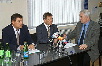 27 марта 2007 г., Барнаул   Выездное совещание городской администрации на Барнаульской ТЭЦ-2