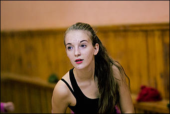 4 декабря 2015 г   Глухой участник шоу Танцы на ТНТ провел мастер-класс в Барнауле. Фото