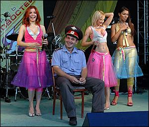 30 июля 2006 г., с. Шелаболиха   Концерт группы "Тутси"