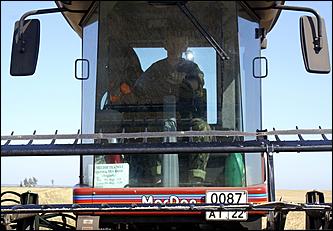 8 сентября 2006 г., Барнаул   Уборочная компания в Усть-Калманском районе Алтайского края