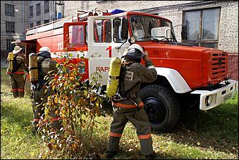 27 сентября 2006 г., Барнаул   Пожарно-тактические учения в главном корпусе АлтГТУ