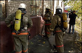 27 сентября 2006 г., Барнаул   Пожарно-тактические учения в главном корпусе АлтГТУ