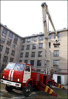 27 сентября 2006 г., Барнаул   Пожарно-тактические учения в главном корпусе АлтГТУ