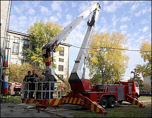 27 сентября 2006 г., Барнаул   Пожарно-тактические учения в главном корпусе АлтГТУ