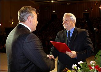 3 октября 2006 г., Барнаул   Вручение первого именного знака “Почетный учитель Барнаула"