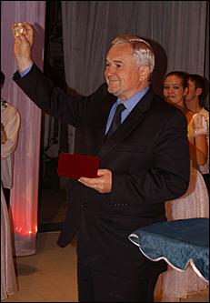 3 октября 2006 г., Барнаул   Вручение первого именного знака “Почетный учитель Барнаула"