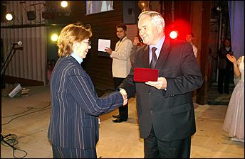 3 октября 2006 г., Барнаул   Вручение первого именного знака “Почетный учитель Барнаула"