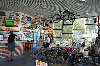 20 сентября 2018 года   "Сосед, заходи на обед": Как прошло открытие новой закусочной "Вобла"