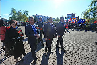 9 мая 2017 г. Барнаул Никто не забыт: барнаульцы несут цветы к Мемориалу Славы в День Победы