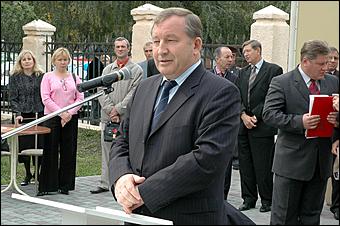 3 сентября 2006 г., Барнаул   Вручение автомобилей "Ока" ветеранам ВОВ