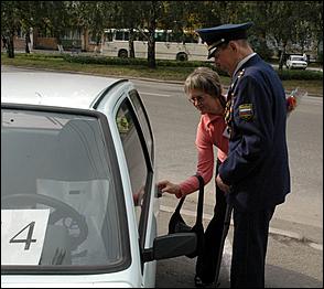 3 сентября 2006 г., Барнаул   Вручение автомобилей "Ока" ветеранам ВОВ