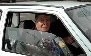 3 сентября 2006 г., Барнаул   Вручение автомобилей "Ока" ветеранам ВОВ
