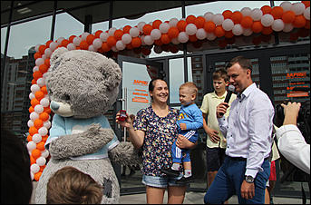 25 августа 2018 года   Барнаульцы радостно встретили новую "Зарю"