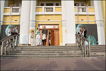 24 сентябрь 2016 г., Барнаул   Необычный "Ревизор" и перформанс: показываем самые интересные моменты первого дня золотухинского фестиваля